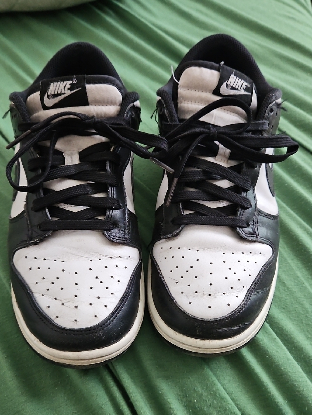 Nike Black and White Men's Low-Top Sneakers...Dunks...9.5 M